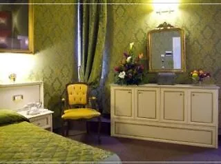 Relais Piazza Di Spagna Hotel